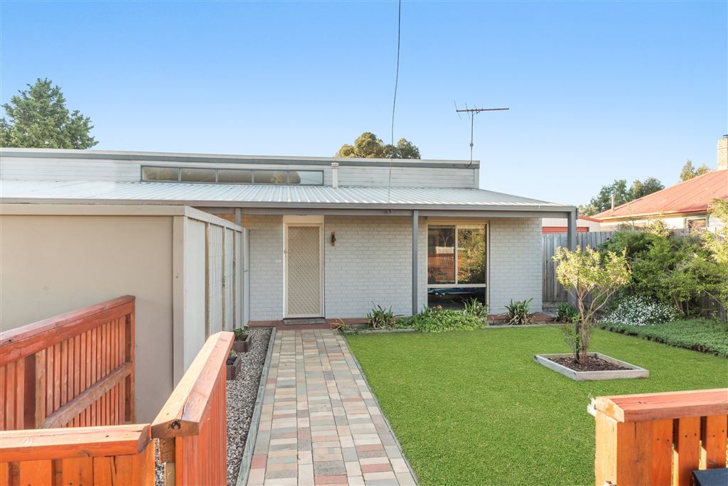 1/83 Flinders Avenue, Lara VIC 3212, Image 0