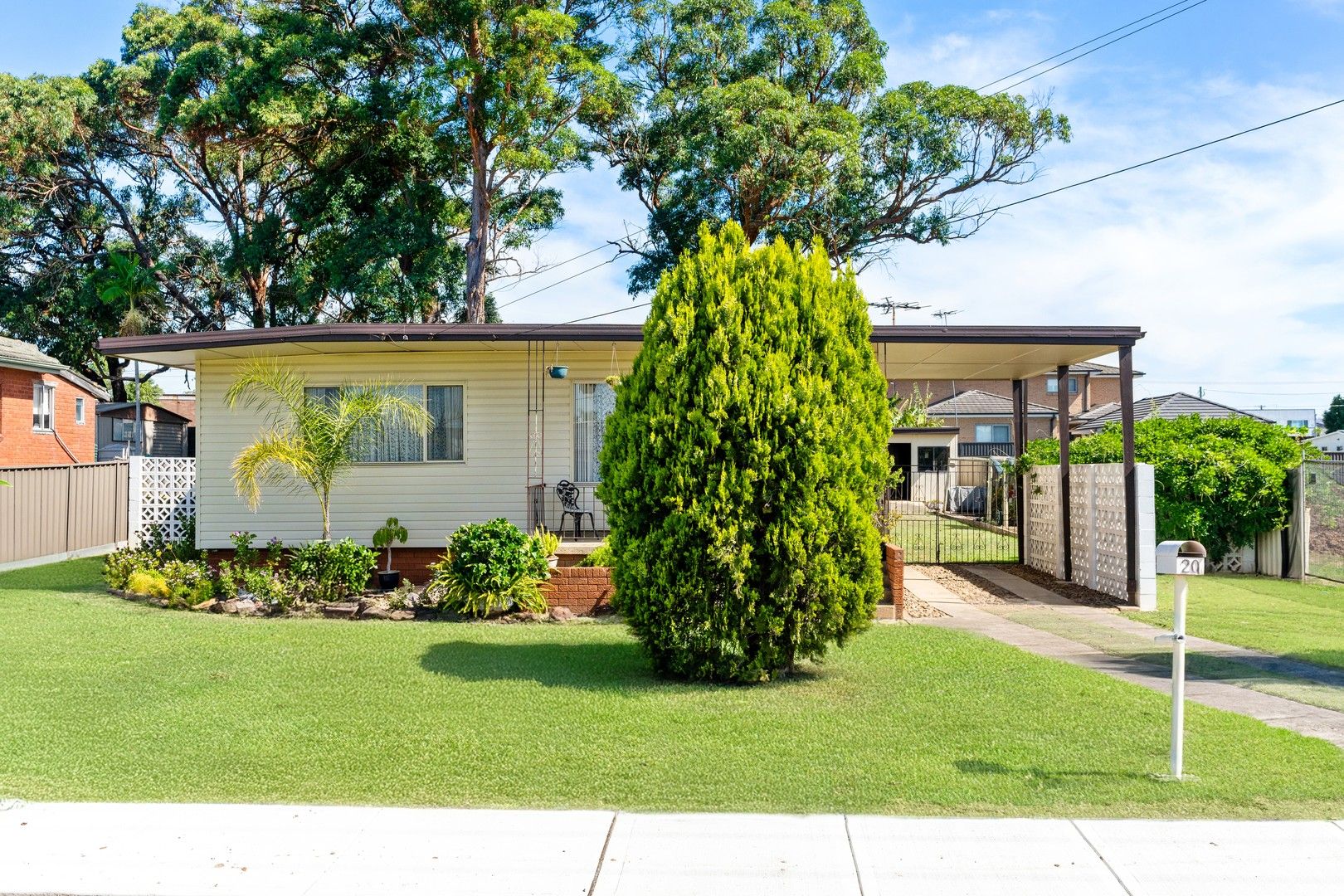 4 bedrooms House in 20 Jane Street SMITHFIELD NSW, 2164