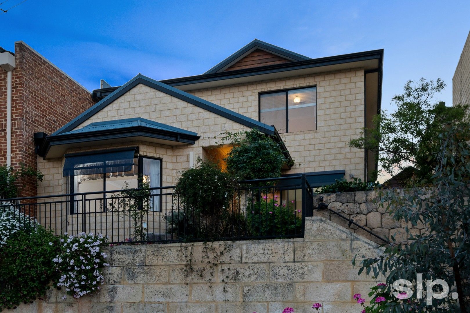 4 bedrooms House in 45 Lakeside Drive JOONDALUP WA, 6027