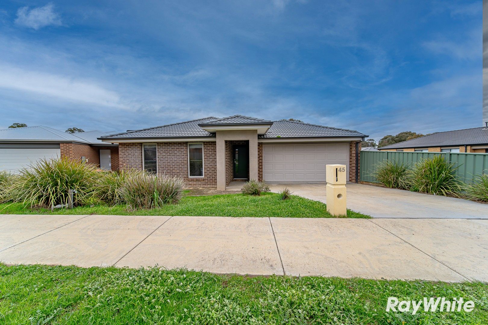 4 bedrooms House in 45 Symbester Crescent EAGLEHAWK VIC, 3556