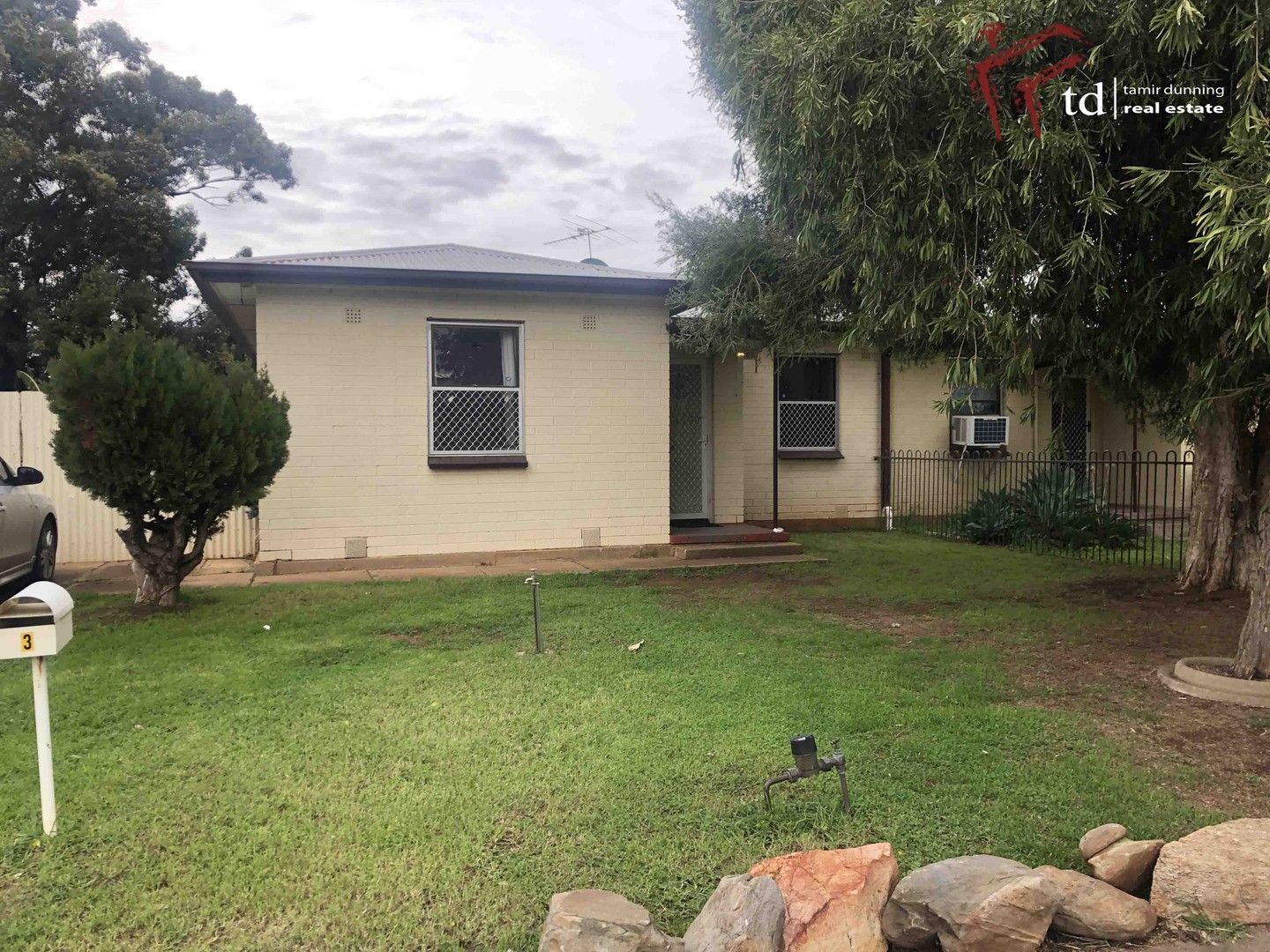 3 bedrooms House in 3 Chapman Road SMITHFIELD PLAINS SA, 5114