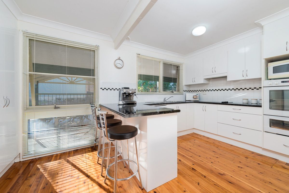 10 Raine Avenue, North Rocks NSW 2151, Image 2