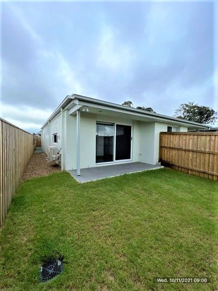 2 bedrooms Duplex in 2/25 Dorchester Close PIMPAMA QLD, 4209