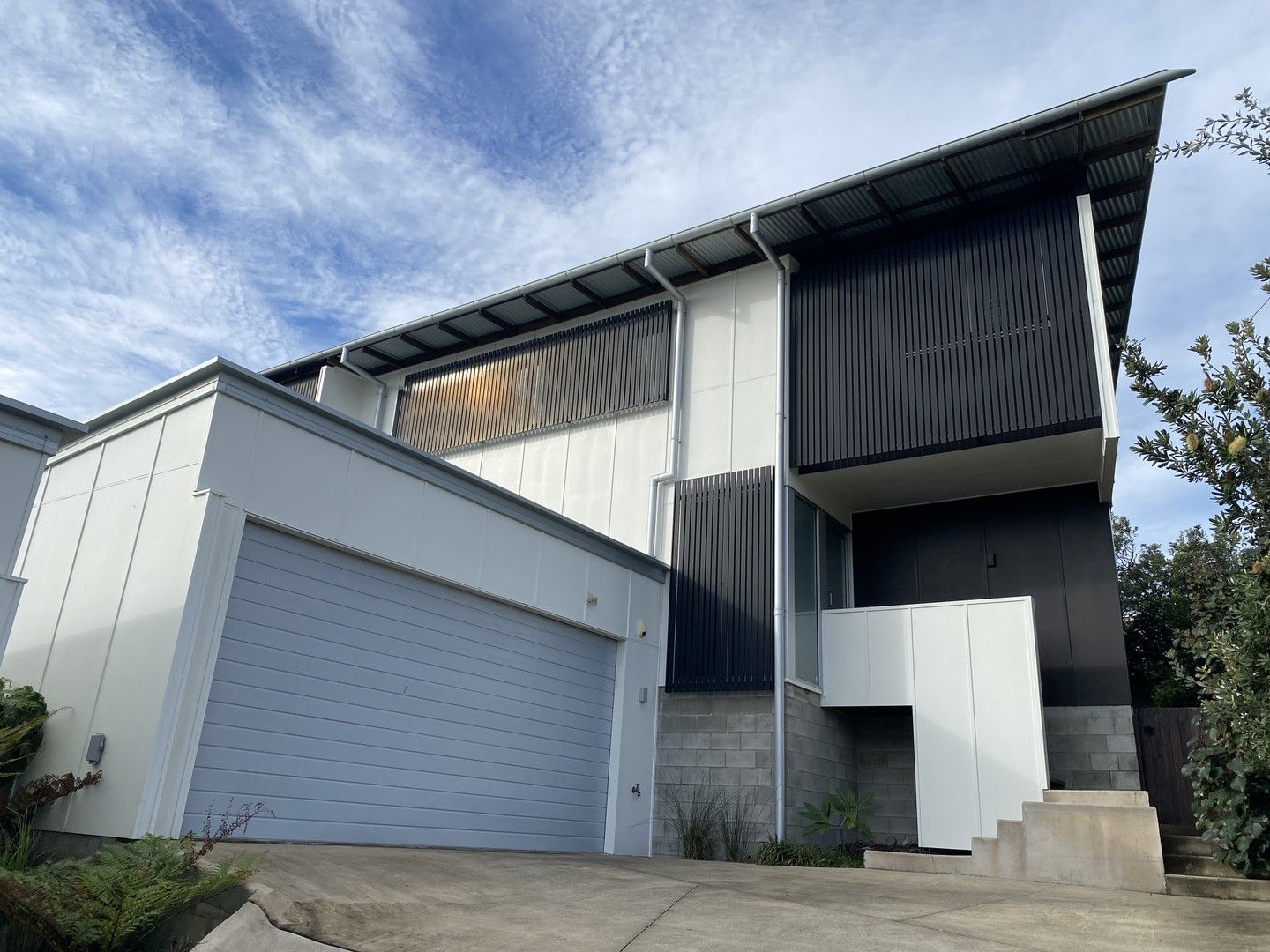 2 bedrooms House in Unit 1/10 Sobraon St SUNRISE BEACH QLD, 4567