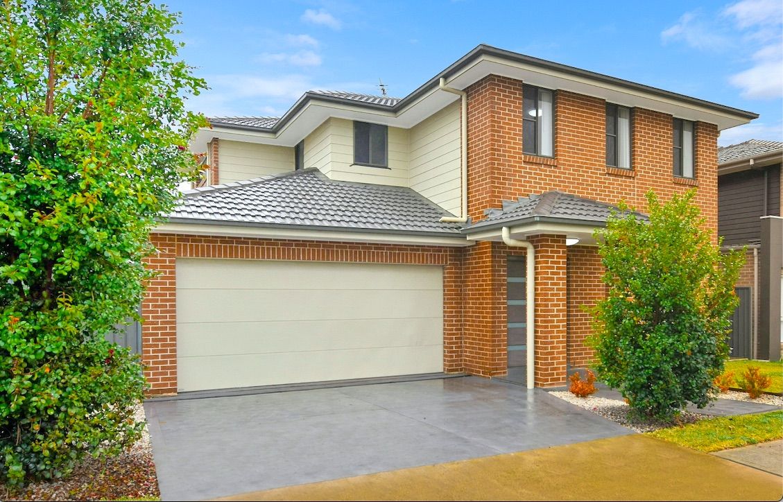 5 bedrooms House in 54 Syncarpia Street MARSDEN PARK NSW, 2765
