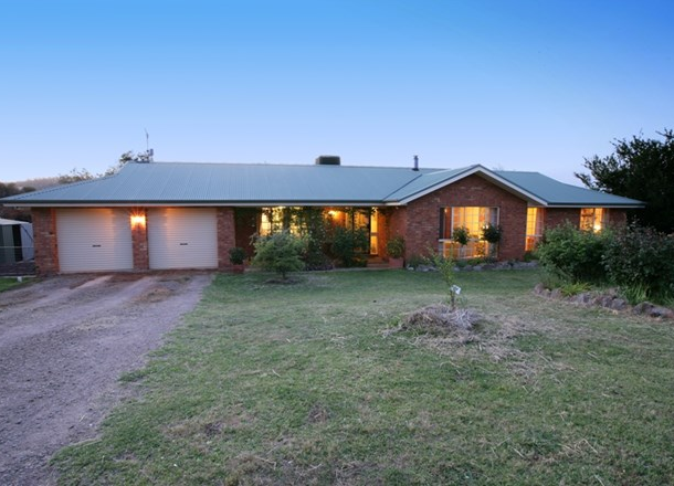 14 Kapooka Road, San Isidore NSW 2650