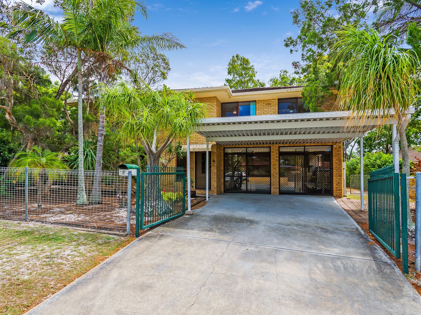 5 Blaxland Avenue, Paradise Point QLD 4216, Image 1