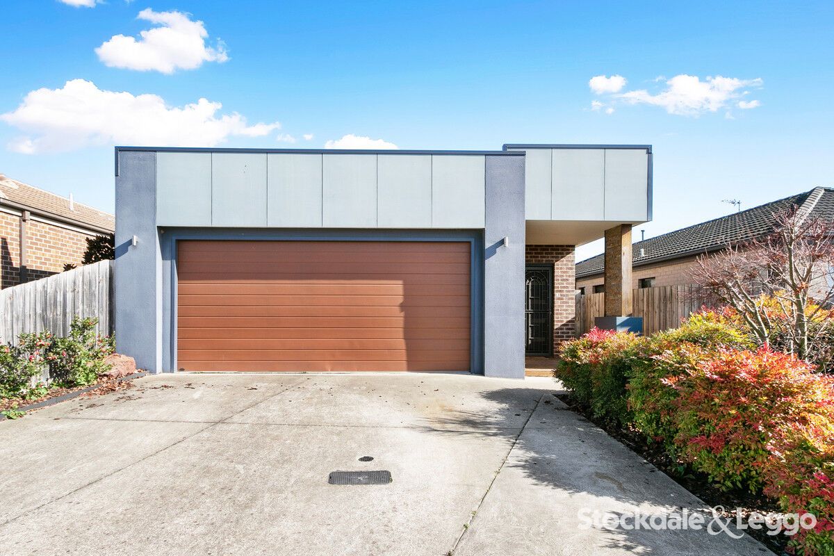 4 bedrooms Townhouse in 24 Roscommon Drive TRARALGON VIC, 3844