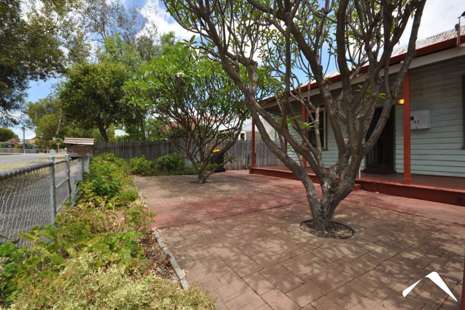 3 bedrooms House in 51 Ellesmere Street MOUNT HAWTHORN WA, 6016