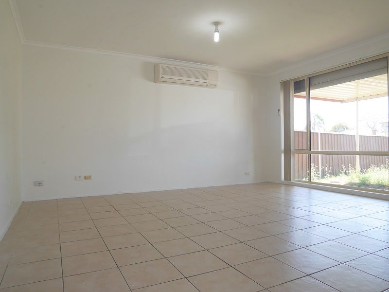 75a Cambridge Street, Canley Heights NSW 2166, Image 2