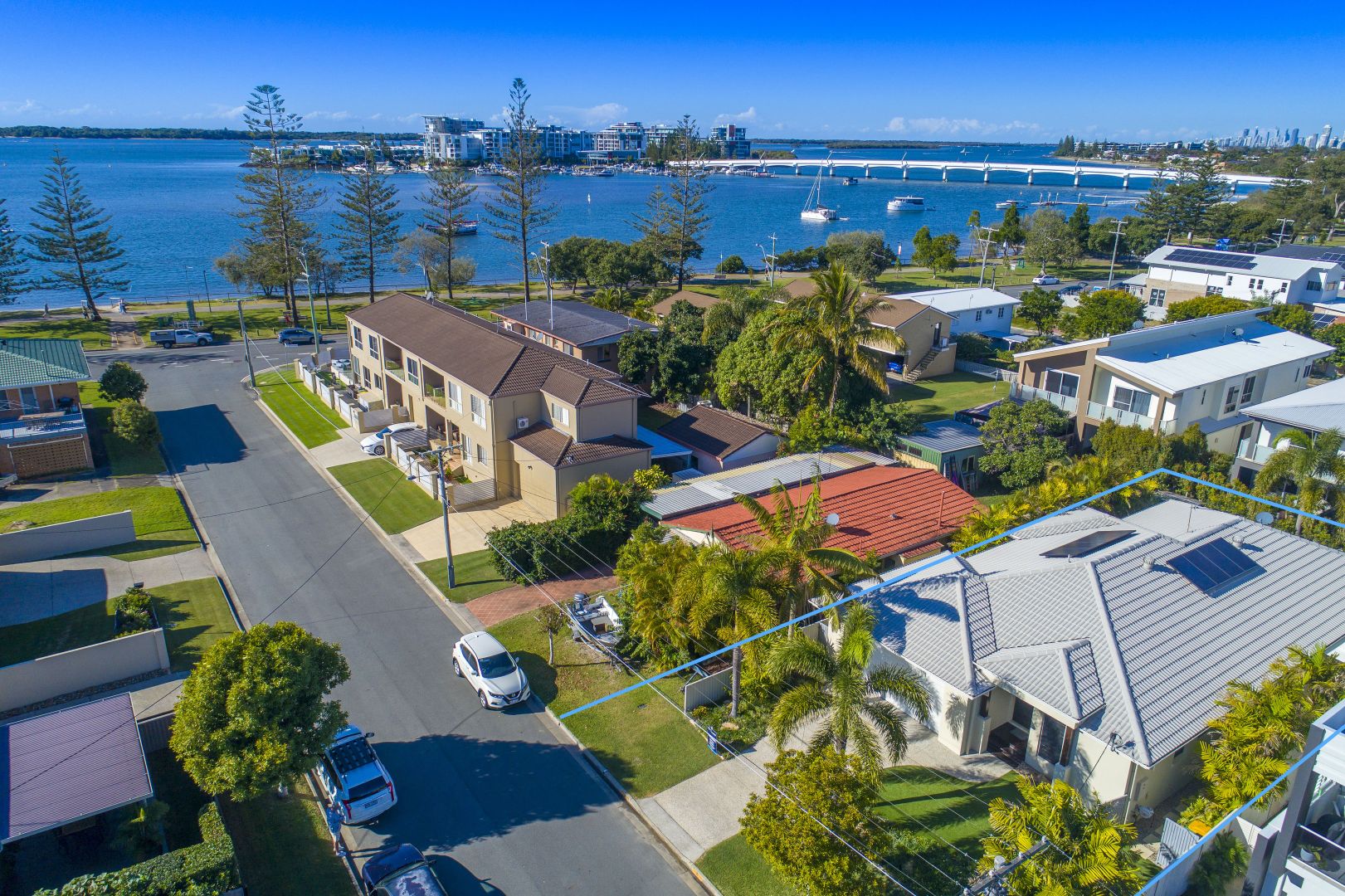 6 Teal Avenue, Paradise Point Property History & Address Research