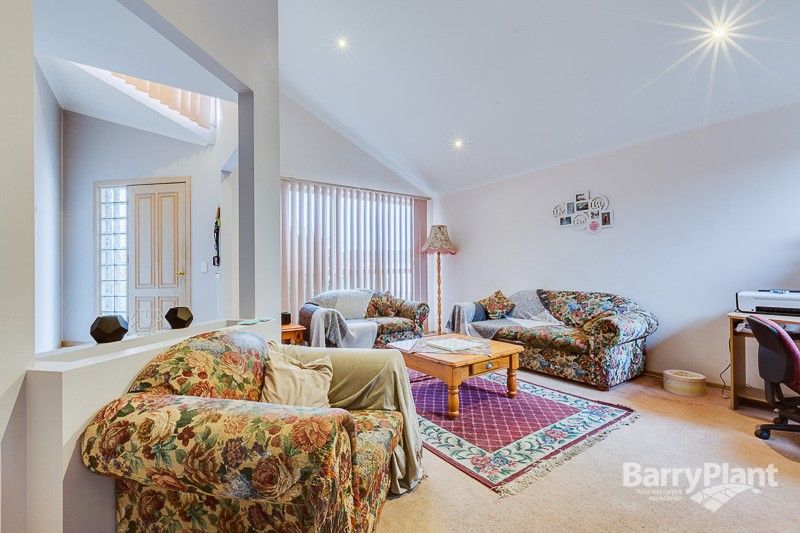 2 Penshurst Court, Hillside VIC 3037, Image 1