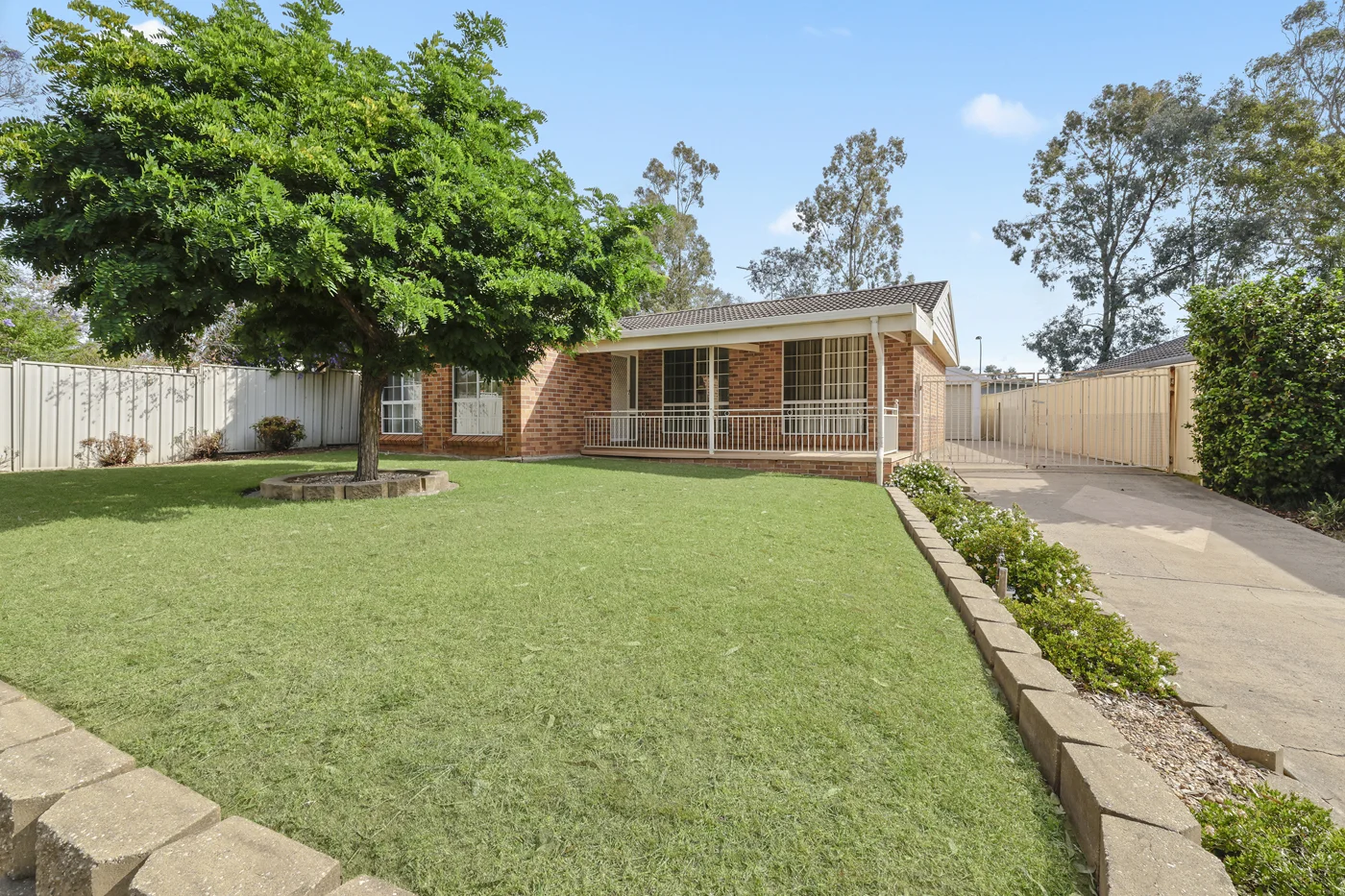 3 Dunbar Place, Mount Annan NSW 2567