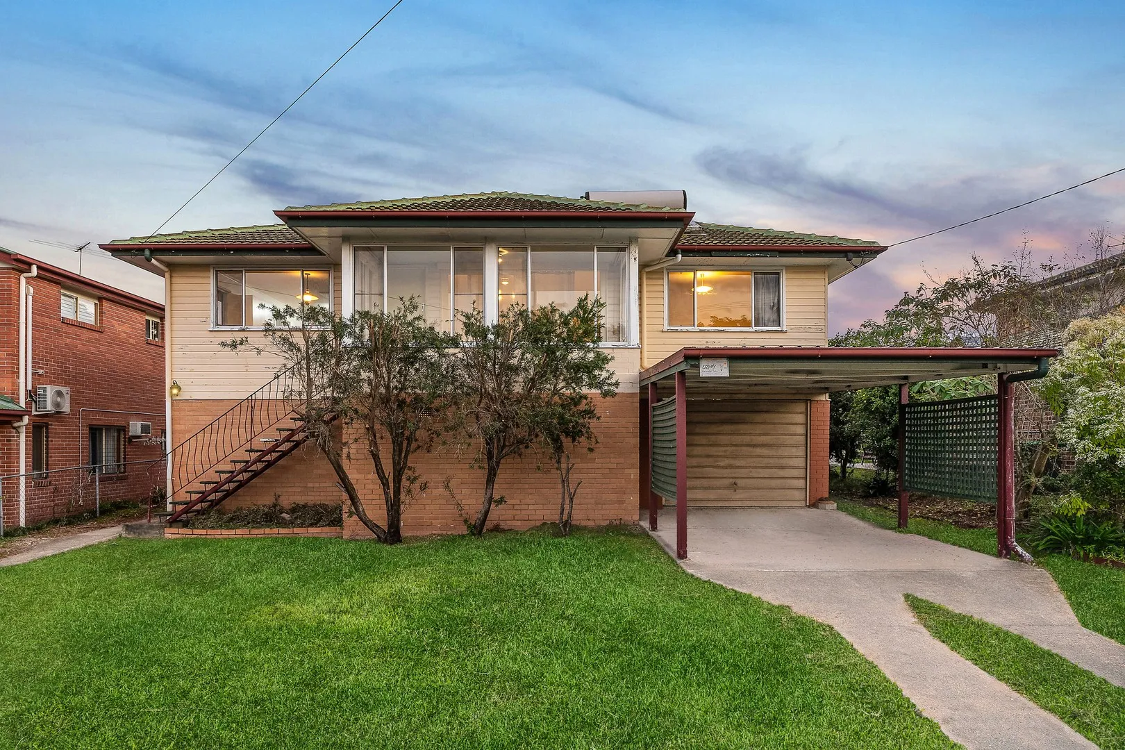 Prime potential in a leafy riverside locale, Graceville