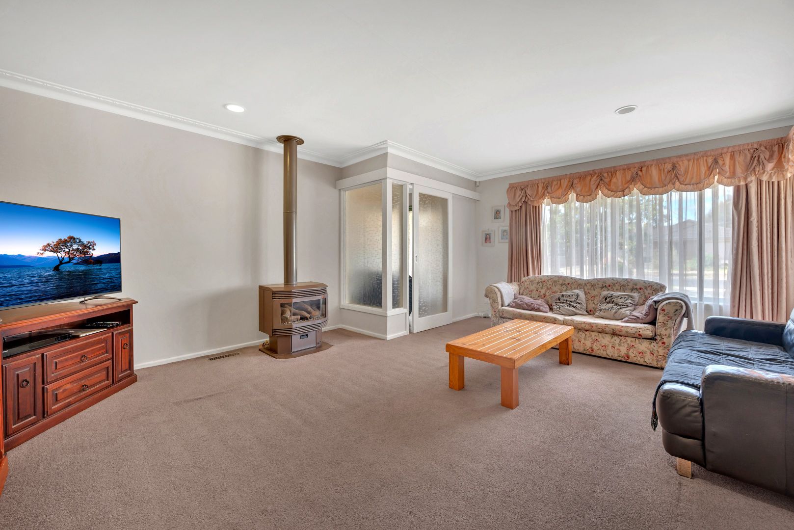 11 Waratah Street, Melton South VIC 3338, Image 1