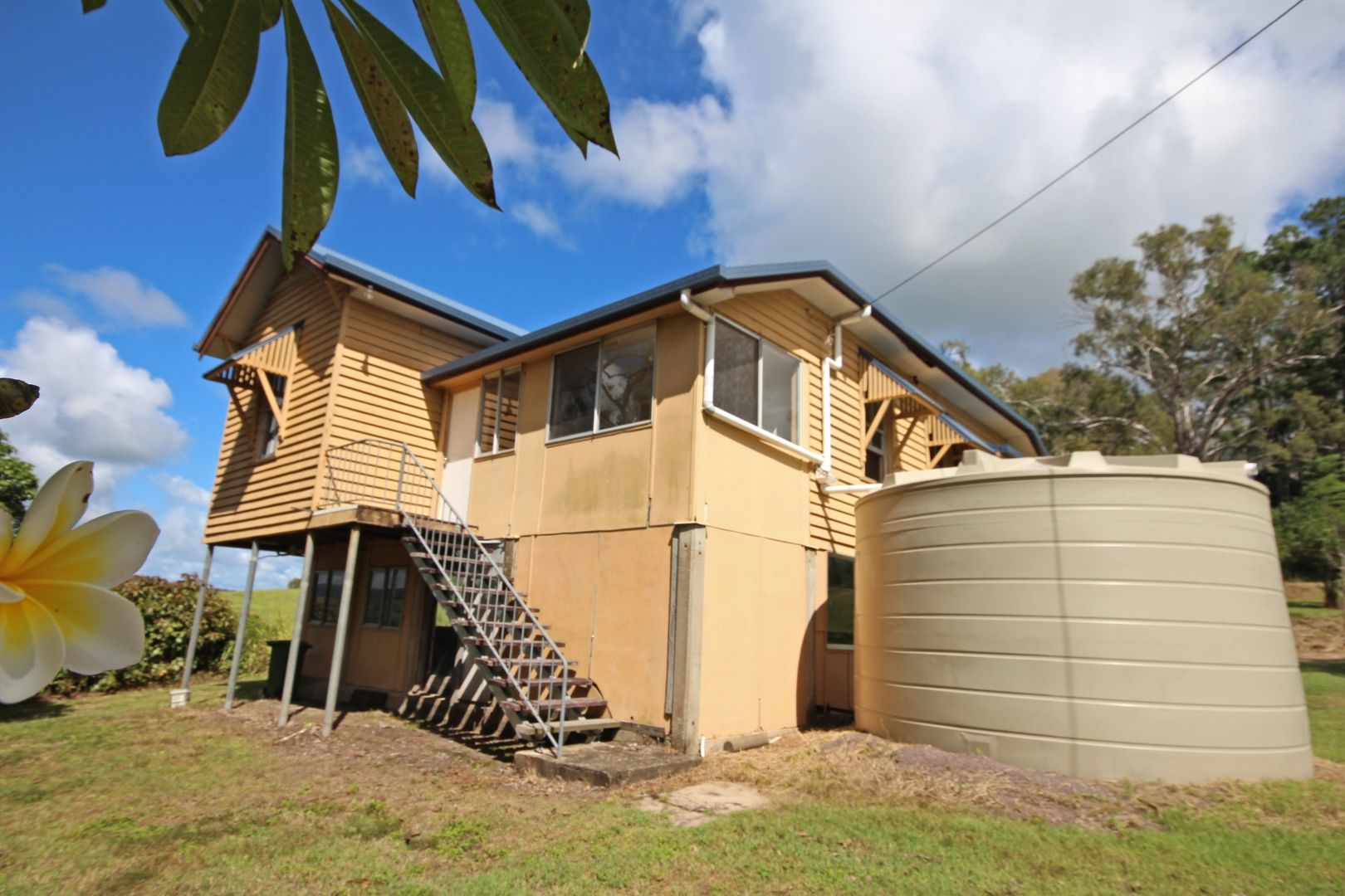 633 West Plane Creek, Sarina QLD 4737, Image 2