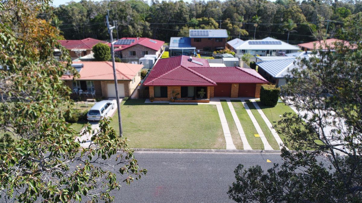 3 bedrooms House in 14 Coonawarra Court YAMBA NSW, 2464