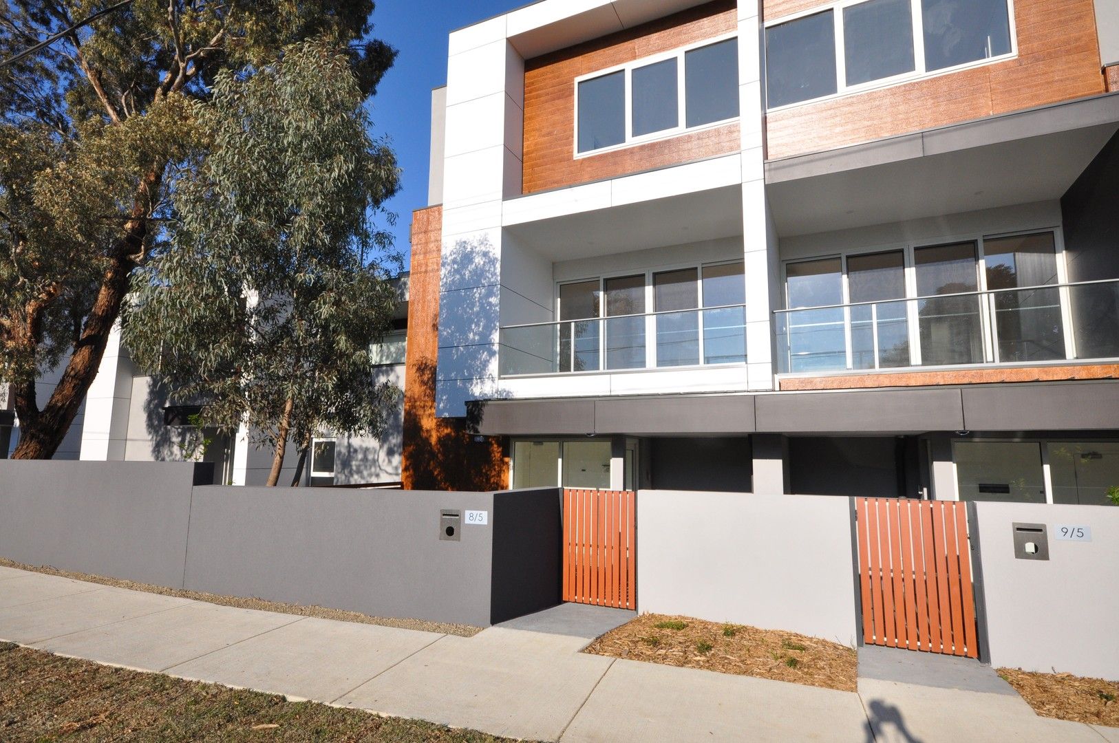 4 bedrooms Townhouse in 8/5 Hay Street BOX HILL SOUTH VIC, 3128