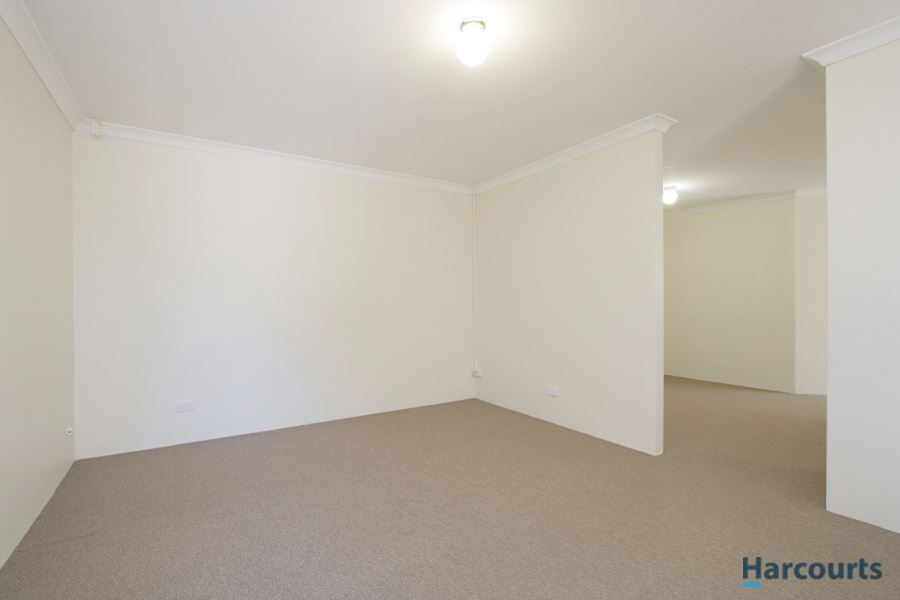 4/19 Holton Way, Cannington WA 6107, Image 2