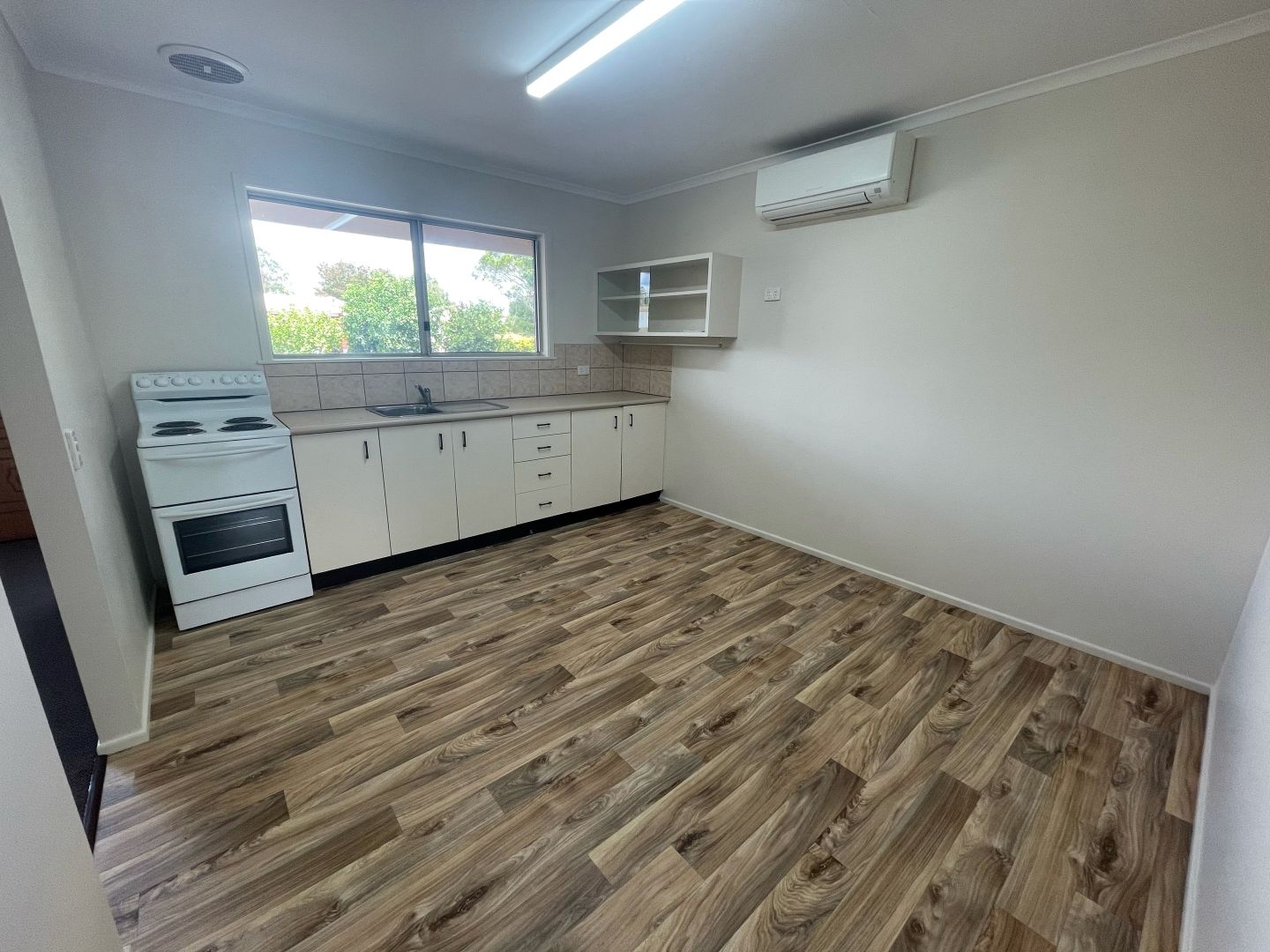 1/7 Earls Court, Oakey QLD 4401 Apartment For Rent 370 Domain