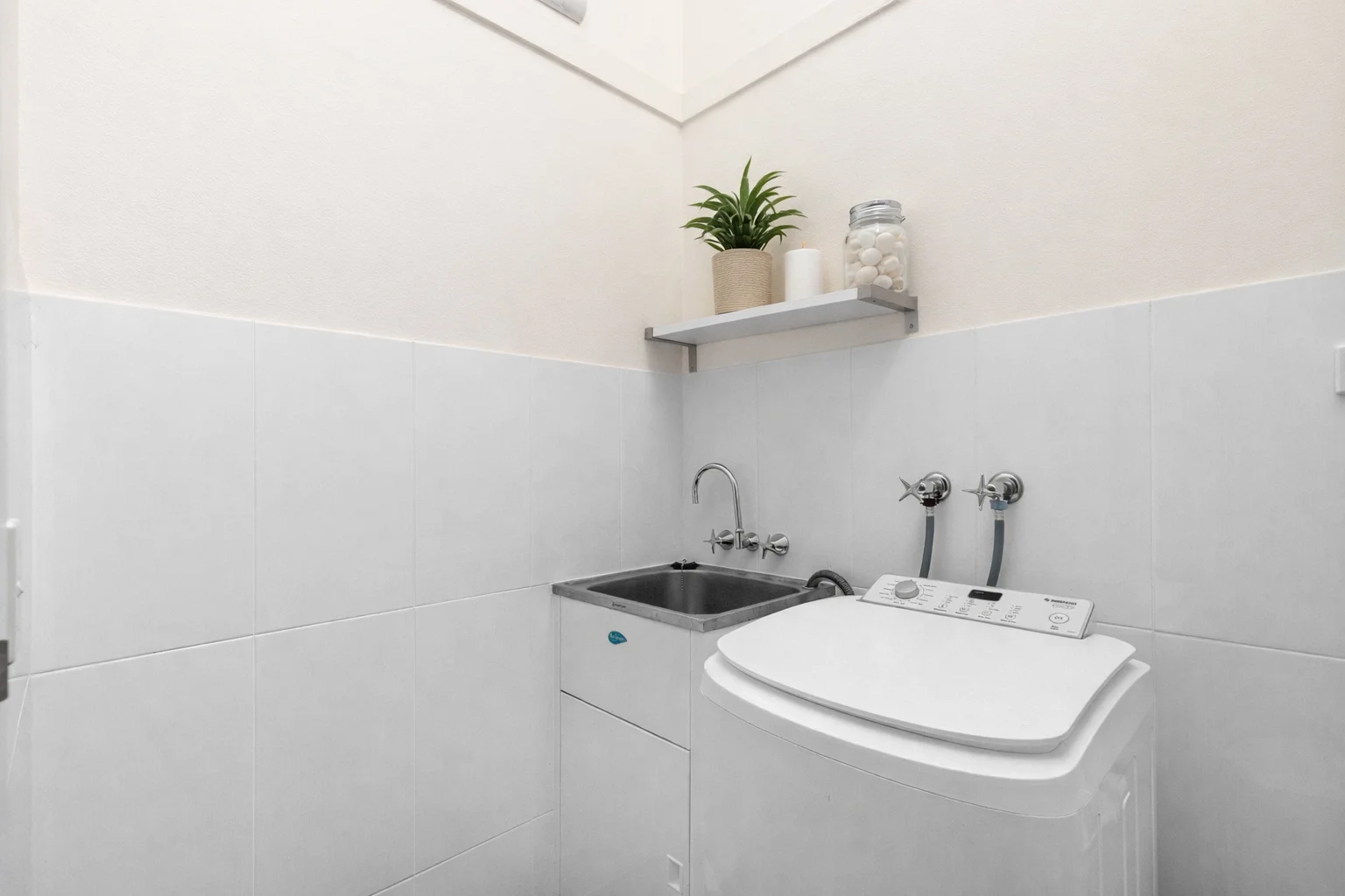 Additional image 12 of 4/98 Station Road, Indooroopilly QLD 4068