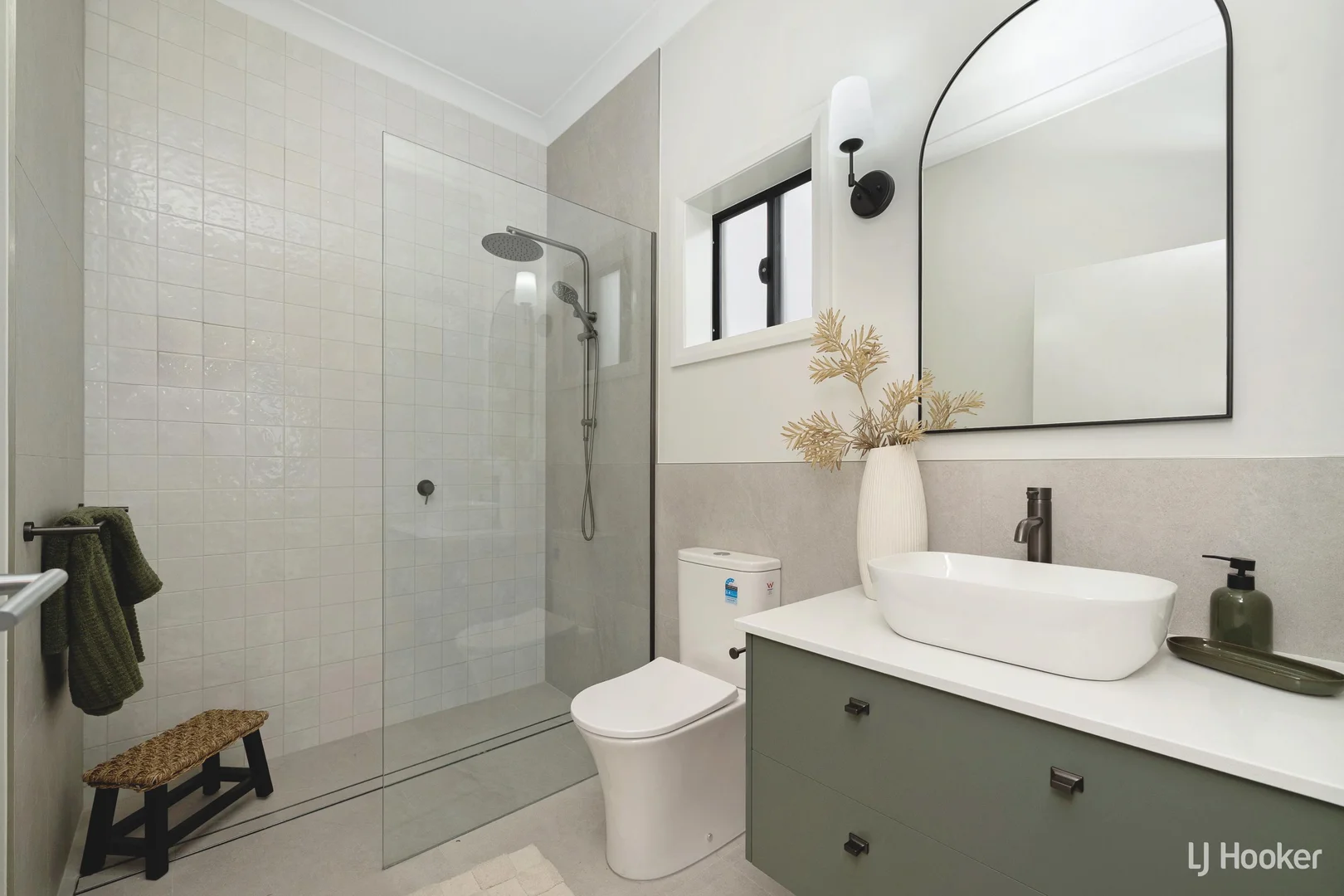 Additional image 9 of 4 Greenslade Street, West End QLD 4810