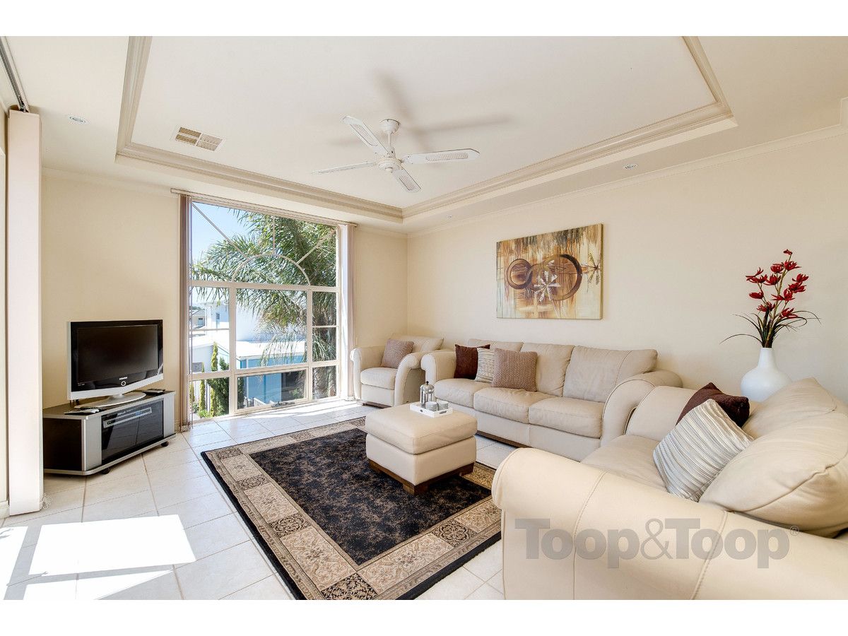 3/121 Military Road, Tennyson SA 5022, Image 2