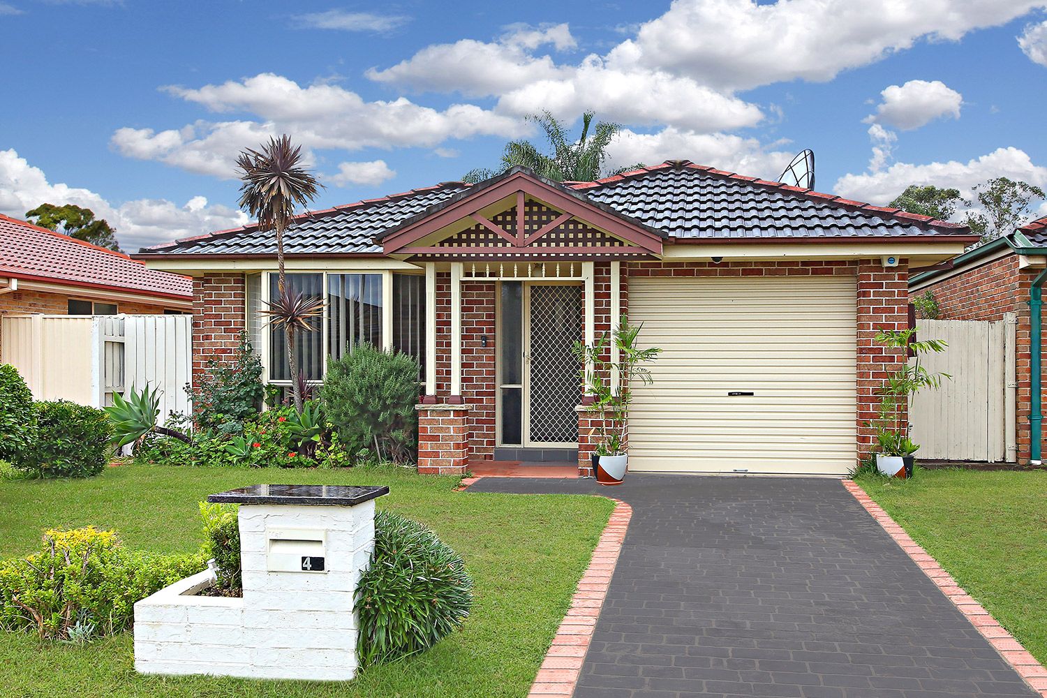 43 Wombeyan Court, Wattle Grove NSW 2173, Image 0