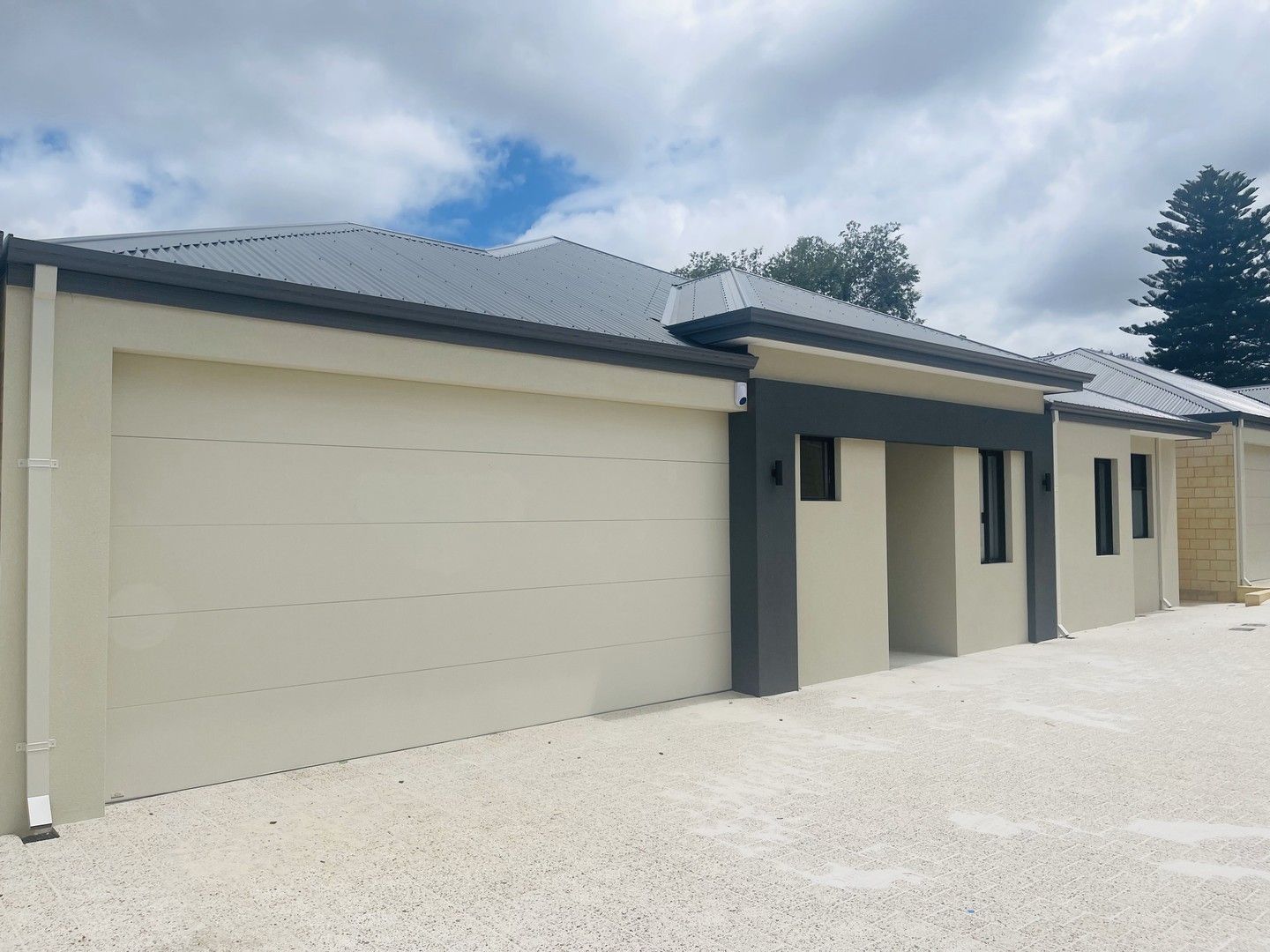3 bedrooms Apartment / Unit / Flat in 2/121 Hardey Road BELMONT WA, 6104