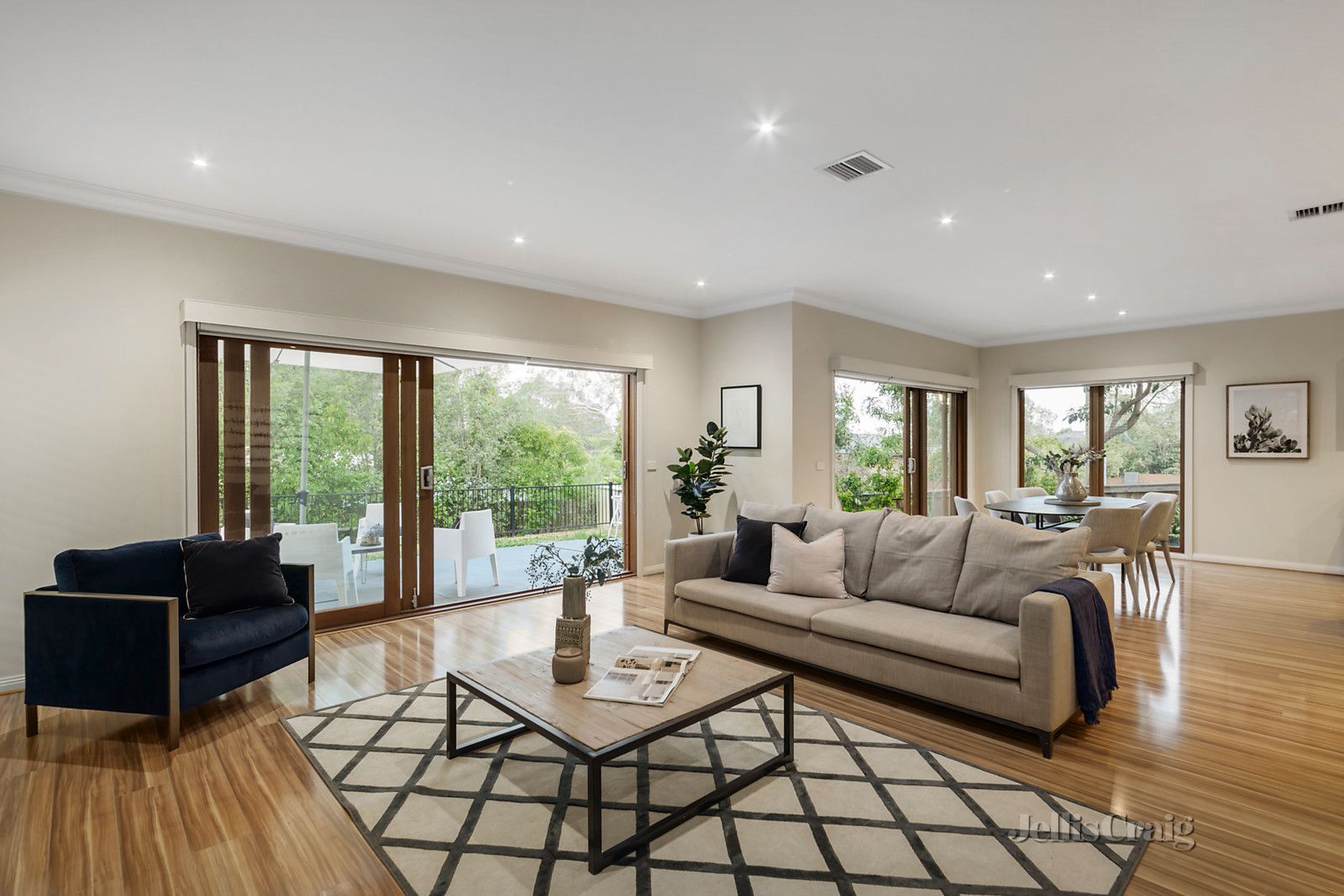 56 The Highway, Mount Waverley VIC 3149, Image 2