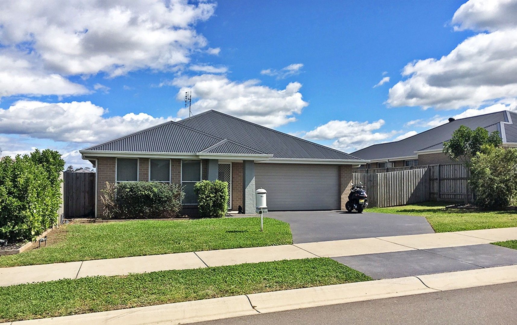 4 bedrooms House in 28 Kite Street ABERGLASSLYN NSW, 2320