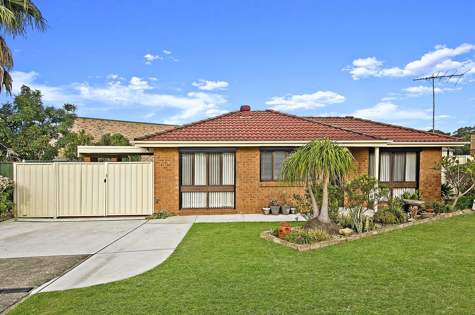 8/16 Benghazi Street, Bossley Park NSW 2176, Image 0