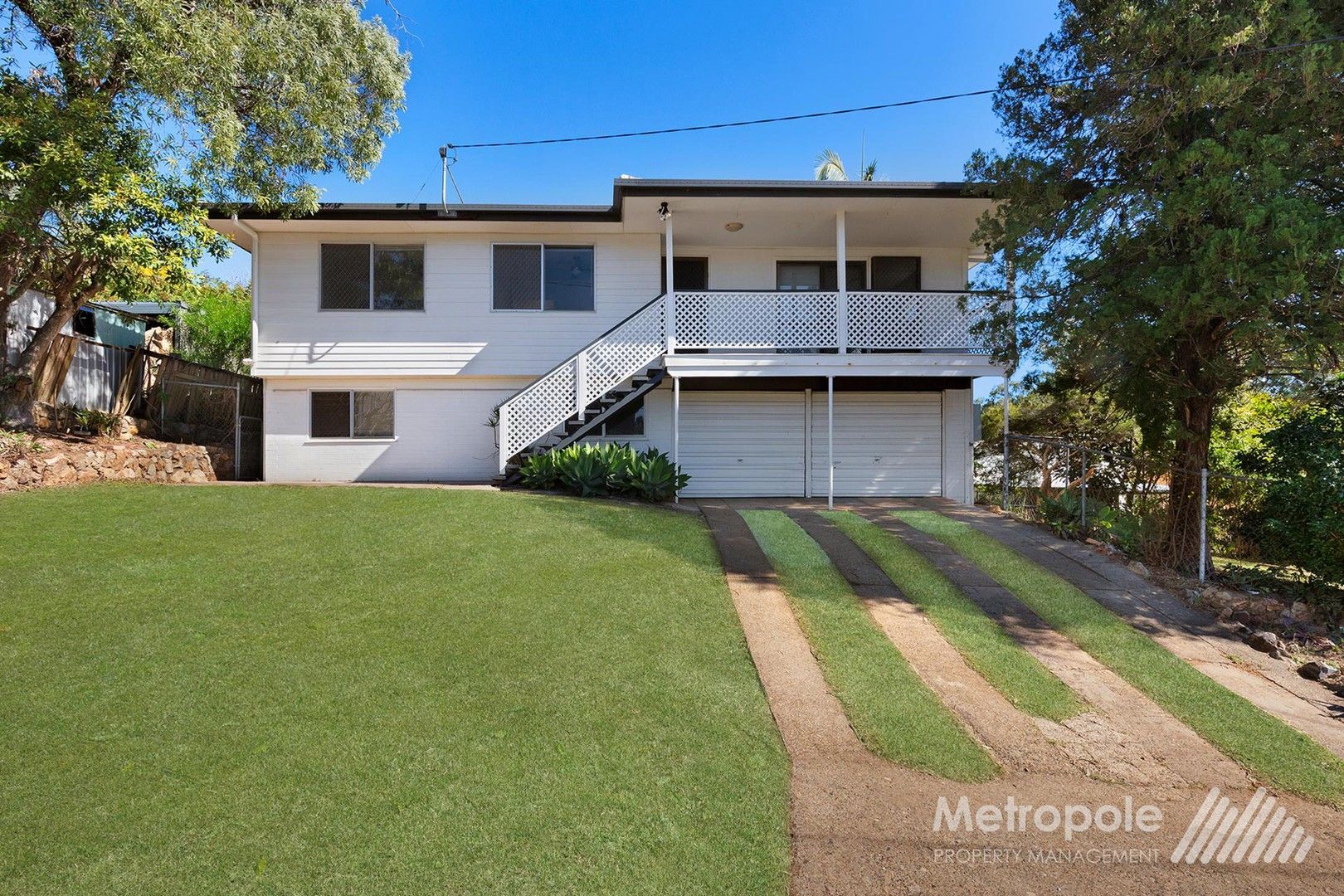 5 bedrooms House in 32 Pareena Crescent MANSFIELD QLD, 4122