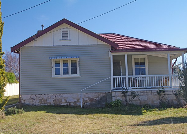 27 Queen Street, Bombala NSW 2632