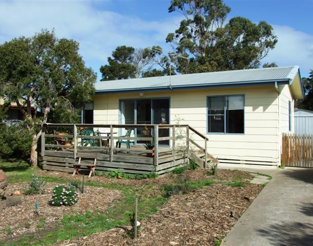 18 Monash Avenue, Cowes VIC 3922