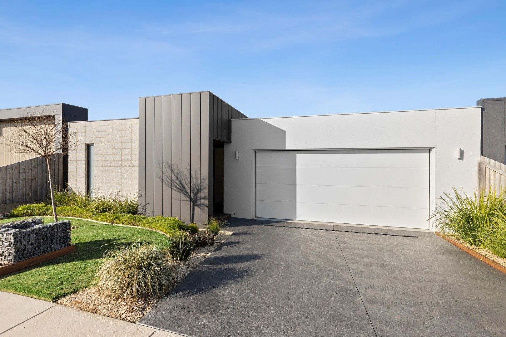 4 bedrooms House in 26 Wax Avenue TORQUAY VIC, 3228