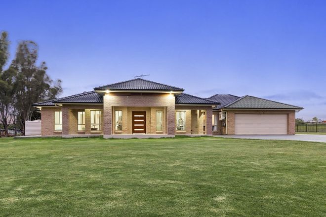 Picture of 1 Barwar Close, HORSLEY PARK NSW 2175