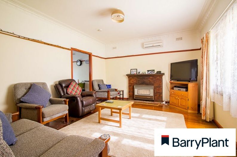 19 Maple Street, Bayswater VIC 3153, Image 2