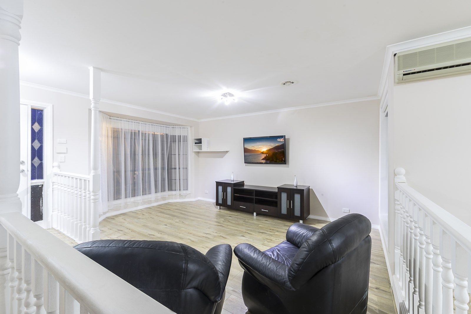 5 Bluestone Walk, Delahey VIC 3037, Image 2