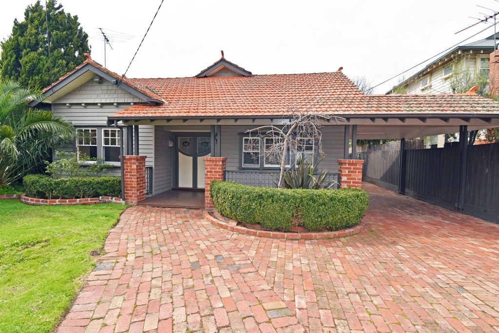 4 bedrooms House in 16 Anne Street MCKINNON VIC, 3204