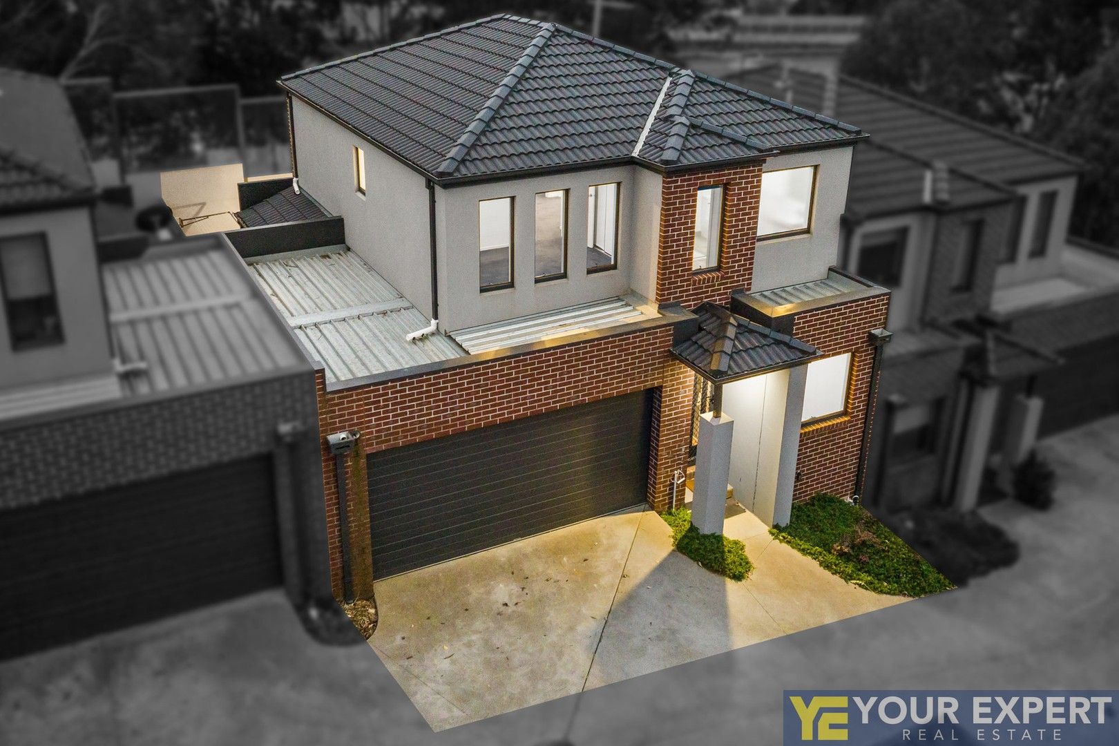 3 bedrooms Townhouse in 52 Innes Court BERWICK VIC, 3806