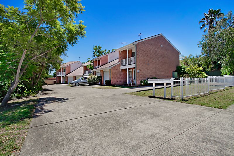 Macquarie Fields NSW 2564, Image 0