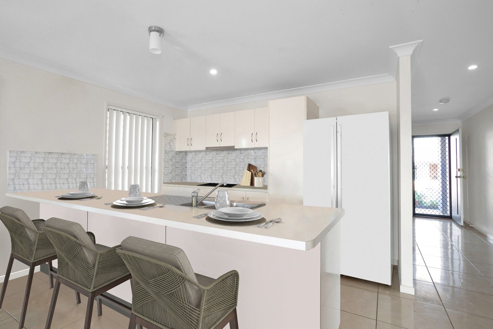 4 bedrooms House in 48 Donovan Street BLACKS BEACH QLD, 4740