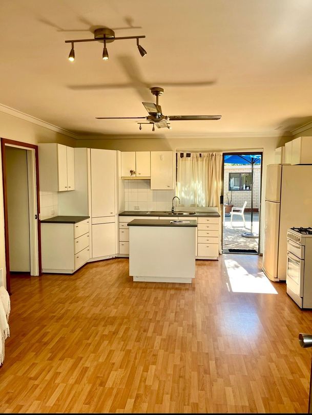 2 bedrooms Apartment / Unit / Flat in 134 MILVERTON AVENUE KARRINYUP WA, 6018