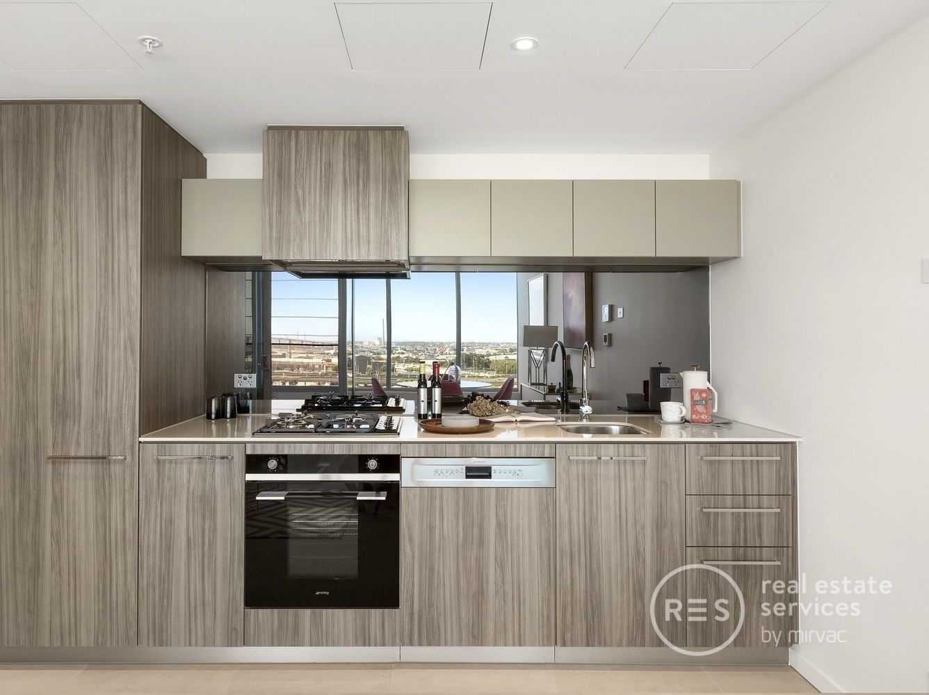 1 bedrooms Apartment / Unit / Flat in 2207/81 South Wharf Drive DOCKLANDS VIC, 3008