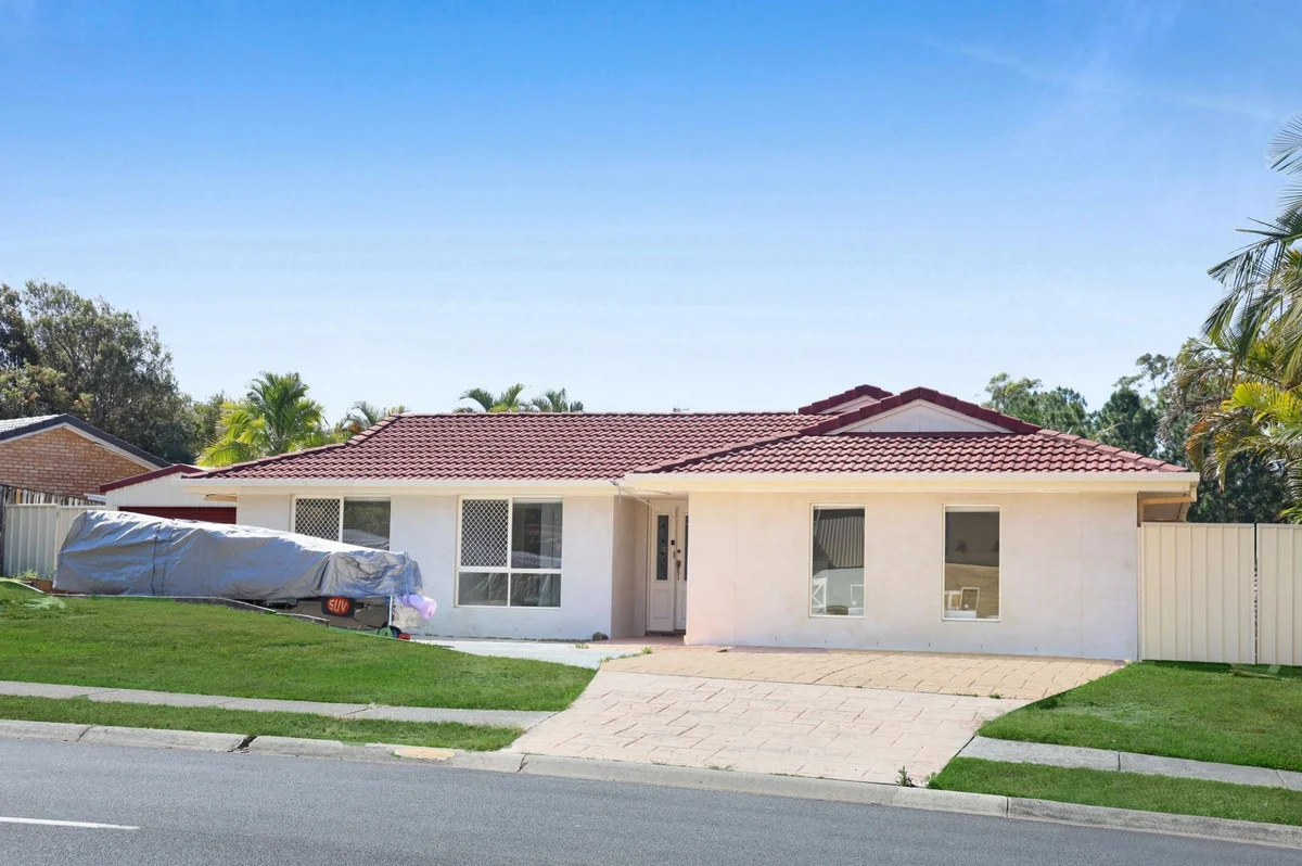 4 Galapagos Way, Pacific Pines QLD 4211