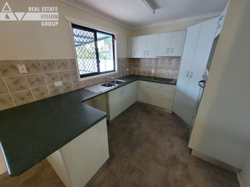 8 Main St, Bluff QLD 4702, Image 2