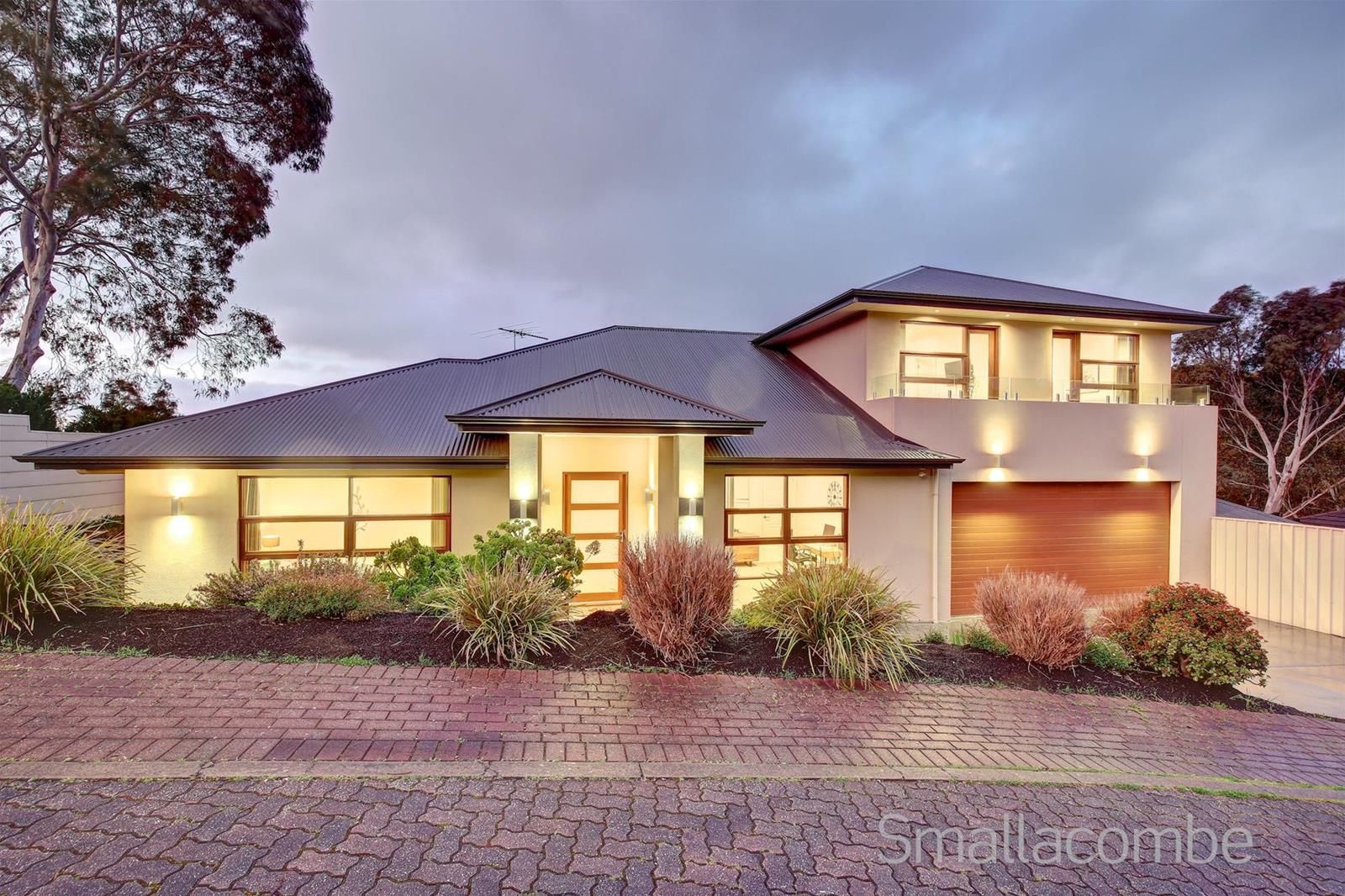 5 bedrooms House in 1 Bluegum Court FLAGSTAFF HILL SA, 5159