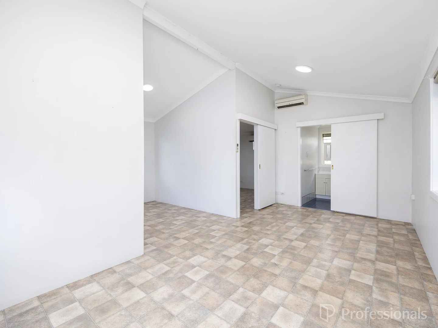 Additional image 3 of A/130 Kingfisher Avenue, Ballajura WA 6066