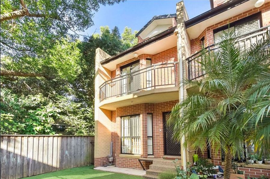 3 bedrooms Townhouse in 100 Carlton Crescent SUMMER HILL NSW, 2130